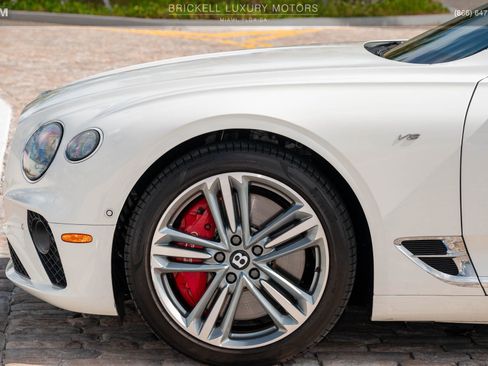 Used 2022 Bentley Continental GT image 40
