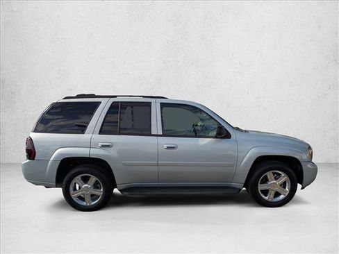 Used 2008 Chevrolet TrailBlazer LT image 4