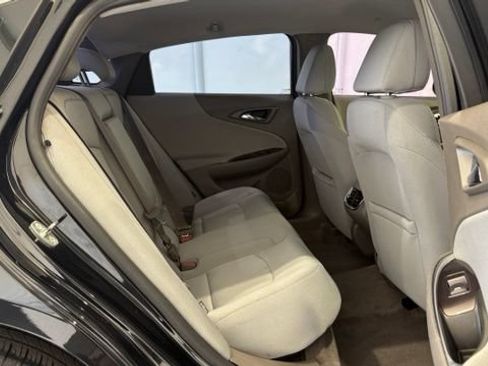 Used 2018 Chevrolet Malibu LT w/ Driver Confidence Package FWD image 24
