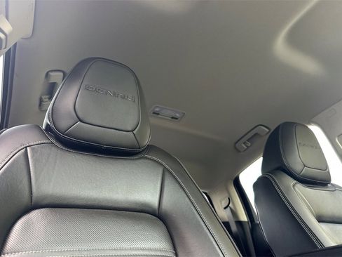 Used 2019 GMC Canyon Denali image 17