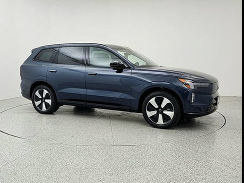 New 2026 Volvo XC90 T8 Plus w/ Protection Package Premier AWD/4WD image 3