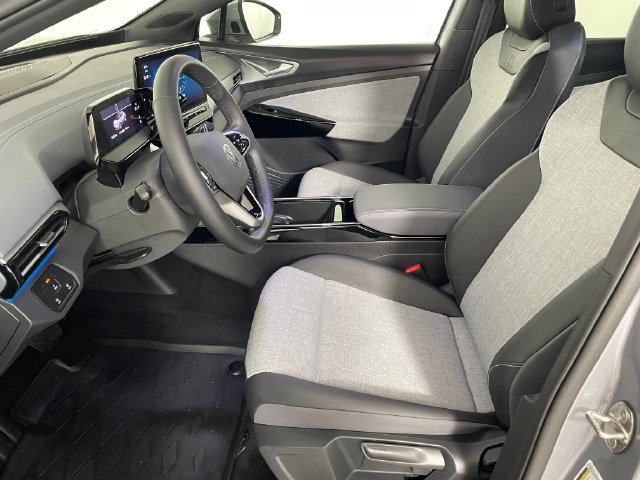 Used 2024 Volkswagen ID.4 2WD image 2