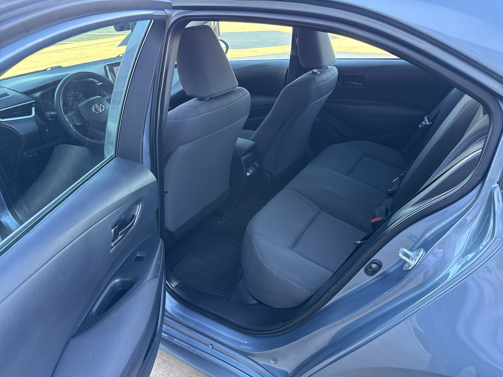Used 2024 Toyota Corolla LE FWD image 17