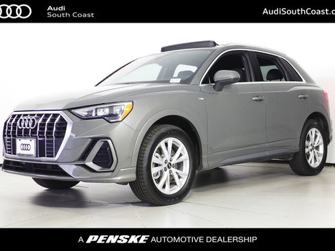 Used 2022 Audi Q3 2.0T Premium w/ Convenience Package image 1