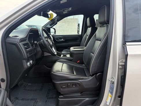 Used 2023 GMC Yukon XL SLT image 5