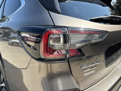 Used 2023 Subaru Outback Premium AWD/4WD image 12