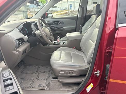 Used 2020 Chevrolet Traverse Premier image 17