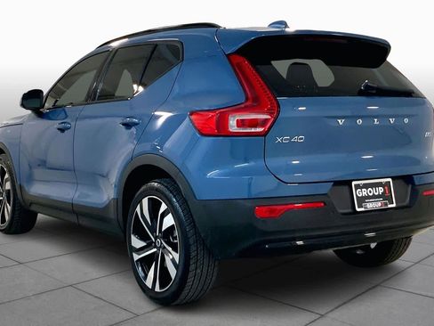 Used 2023 Volvo XC40 B5 Ultimate w/ Protection Package Premier image 12