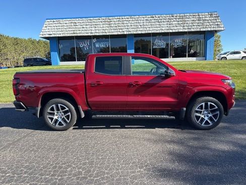 Used 2023 Chevrolet Colorado Z71 w/ Z71 Convenience Package 2 image 3