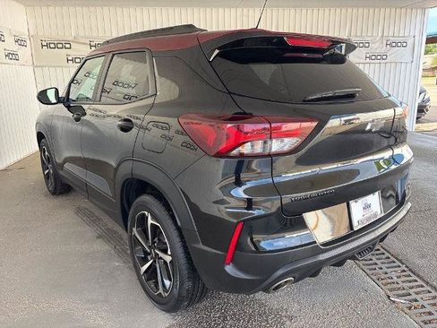 Used 2022 Chevrolet TrailBlazer RS FWD image 2
