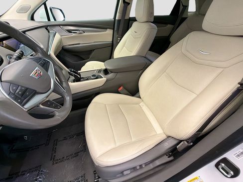 Used 2021 Cadillac XT5 Premium Luxury FWD image 11