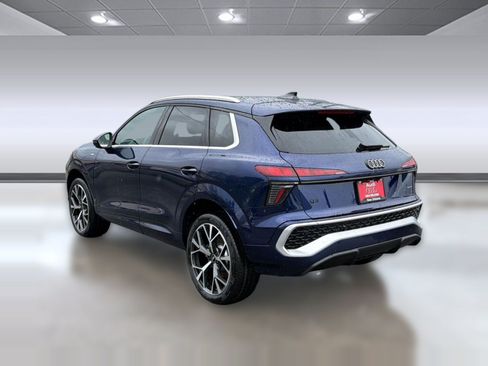 New 2026 Audi Q3 quattro 2.0T AWD/4WD image 3
