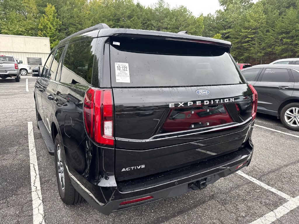 Used 2025 Ford Expedition Active AWD/4WD image 13