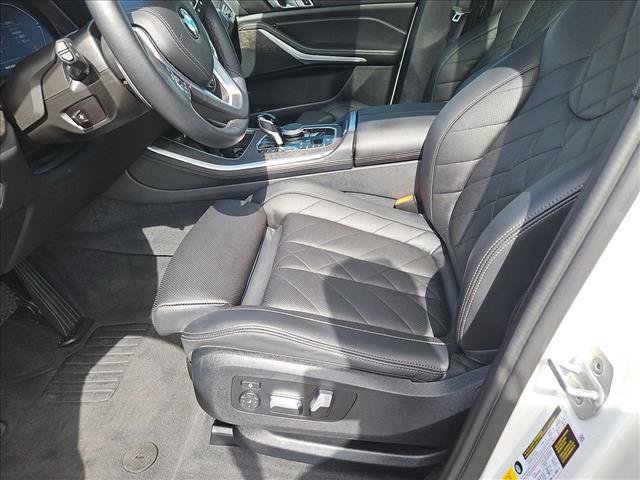 Certified 2023 BMW X5 xDrive40i w/ Premium Package AWD/4WD image 17