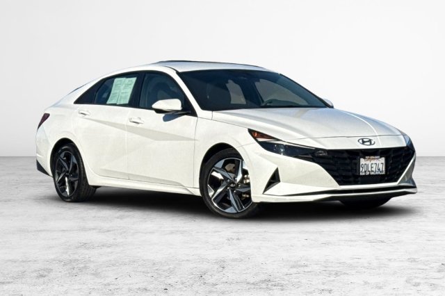 Used 2023 Hyundai Elantra SEL w/ Convenience Package FWD image 2