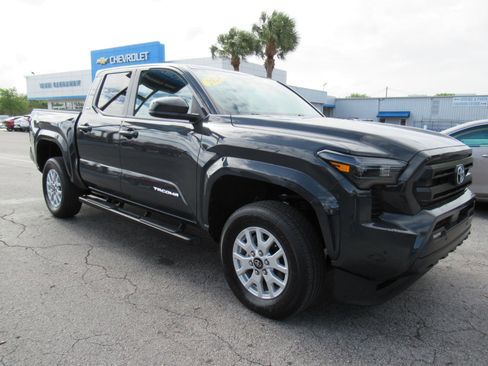 Used 2024 Toyota Tacoma SR5 RWD image 4