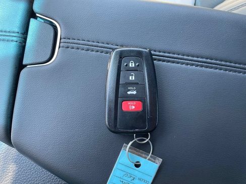 Used 2021 Toyota Avalon Limited AWD/4WD image 25