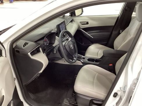 Used 2023 Toyota Corolla Cross L AWD/4WD image 9
