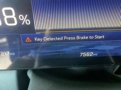 Used 2025 Chevrolet Equinox EV LT FWD image 5