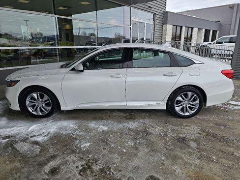 Used 2018 Honda Accord LX image 2