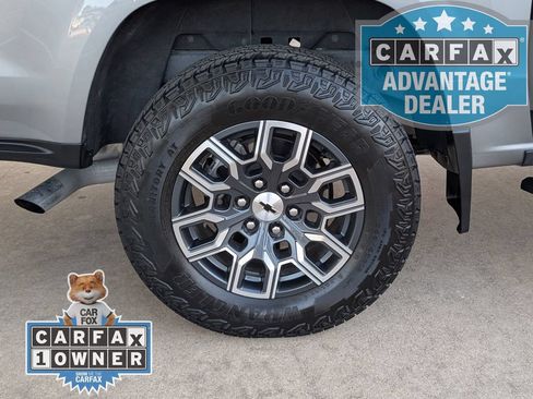 Certified 2025 Chevrolet Colorado Z71 w/ Technology Package AWD/4WD image 4