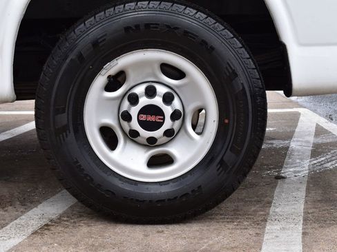 Used 2018 GMC Savana 2500 w/ Communications Package image 11