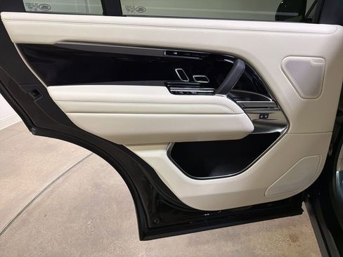 New 2026 Land Rover Range Rover Long Wheelbase SE AWD/4WD image 20