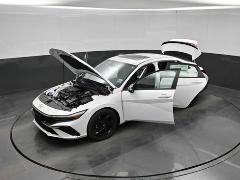 New 2026 Hyundai Elantra SEL Sport FWD image 44