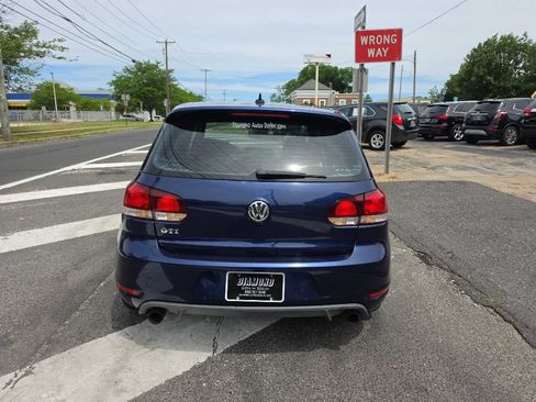 Used 2011 Volkswagen Golf 2-Door FWD image 6