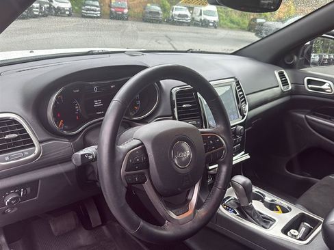 Used 2019 Jeep Grand Cherokee Altitude AWD/4WD image 20