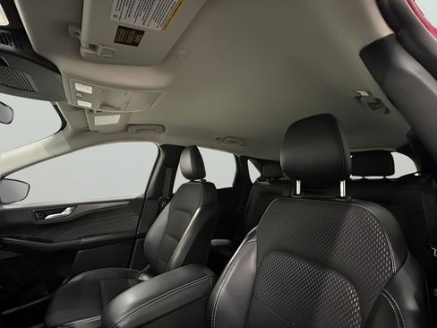 Used 2025 Ford Escape SE image 16