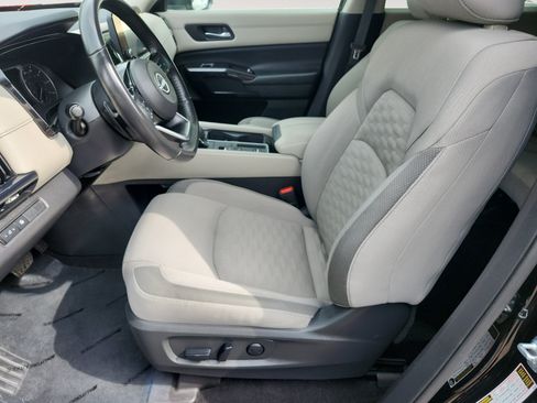 Used 2022 Nissan Pathfinder SV FWD image 9