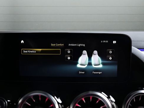 Used 2023 Mercedes-Benz GLA 250 4MATIC image 39