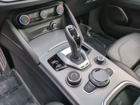 Used 2023 Alfa Romeo Stelvio Veloce image 28