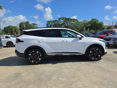 New 2026 Kia Sportage SX FWD image 9