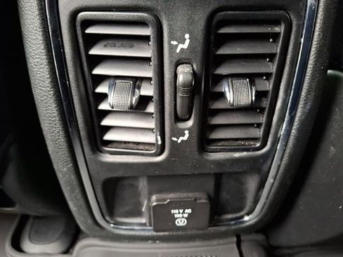 Used 2021 Jeep Grand Cherokee Laredo X image 11