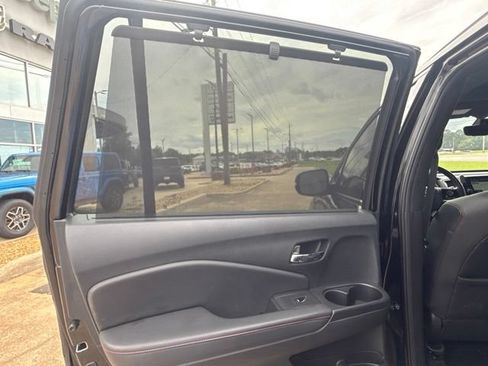 Used 2022 Honda Pilot Black Edition image 25