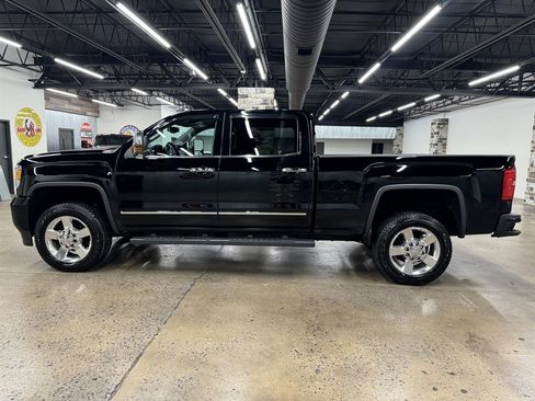 Used 2016 GMC Sierra 2500 SLT w/ Duramax Plus Package image 4