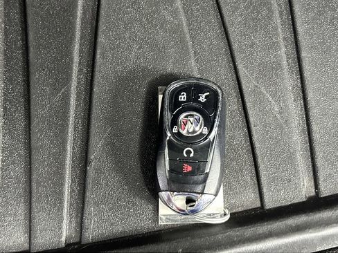 Used 2022 Buick Enclave Essence w/ Sport Touring Edition AWD/4WD image 29