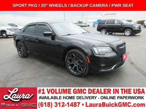 Used 2020 Chrysler 300 Touring w/ Sport Appearance Package RWD image 1