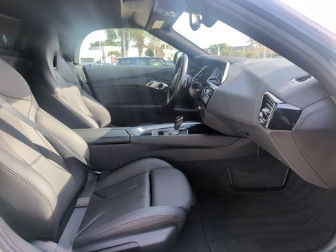Used 2022 BMW Z4 M40i w/ Driving Assistance Package image 31