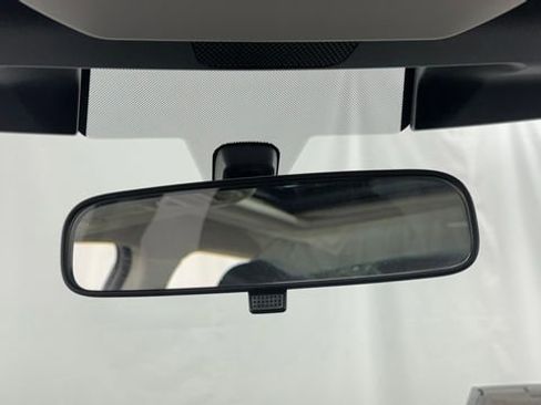 Used 2024 Subaru Forester Premium image 33