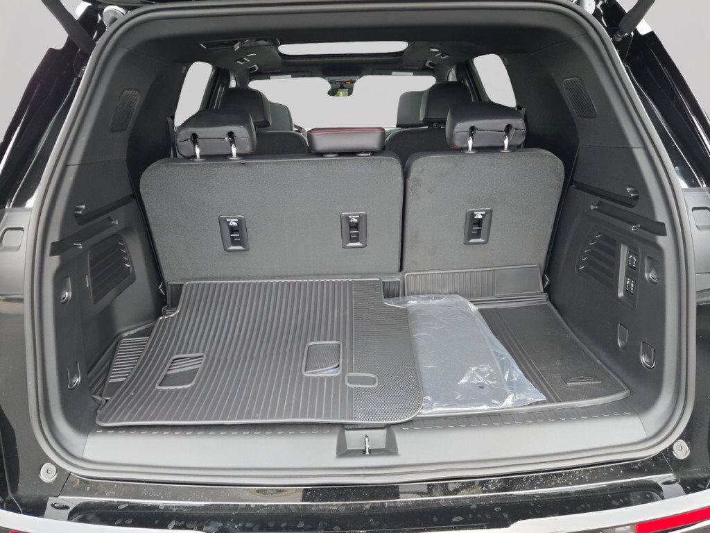 New 2027 Chevrolet Traverse RS w/ LPO, Floor Liner Package AWD/4WD image 22