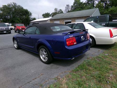 Used 2005 Ford Mustang GT RWD image 9