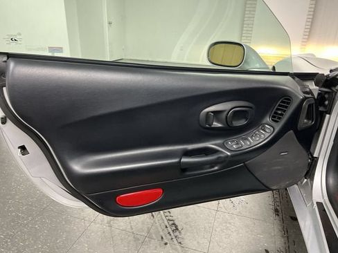 Used 2001 Chevrolet Corvette Z06 w/ Memory Pkg RWD image 19