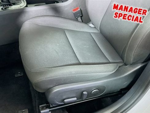 Used 2025 Hyundai Kona SEL FWD image 20
