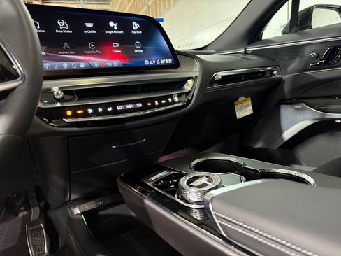 New 2026 Cadillac Lyriq V image 28