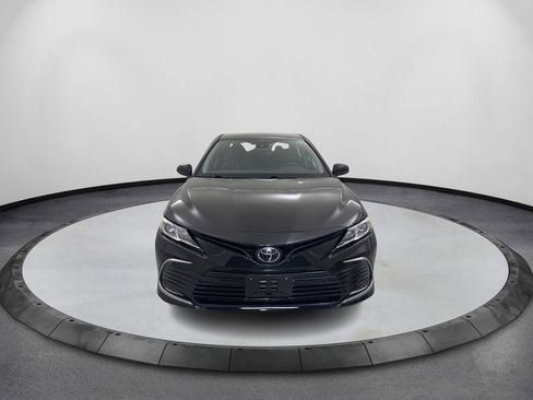 Used 2022 Toyota Camry LE FWD image 2