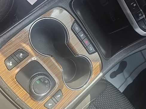 Used 2020 GMC Acadia SLE w/ Driver Convenience Package image 26