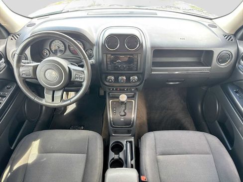Used 2015 Jeep Patriot Latitude AWD/4WD image 14
